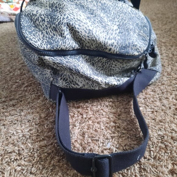 Kipling Wheeled Duffle Animal Print Nylon Wheeled Luggage, Travel Bag 11x15x28 - Picture 7 of 15